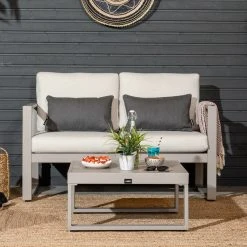 Veke Kallas 2-istuttava Sohva Greige, Hiekka Pehmusteet -Veke kauppa Kallas 2 istuttava sohva greige hiekka miljoossa web 14