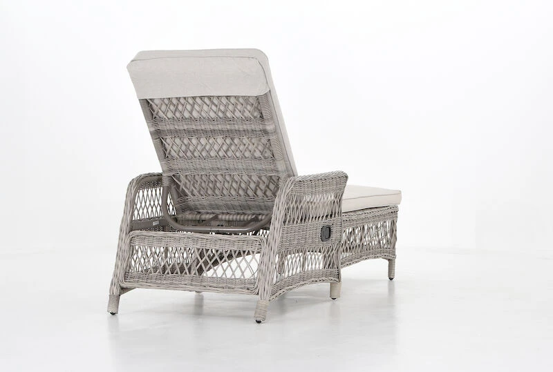 Vila Hven Aurinkotuoli Hiekan Värinen Polyrottinki/alumiini 1 Vila Hven Aurinkotuoli Hiekan Värinen Polyrottinki/alumiini