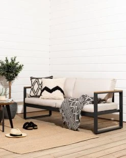 Veke Aava 3-istuttava Sohva Antrasiitti, Hiekka Pehmusteet -Veke kauppa aava sohva 3 istuttava kahdella tyynylla 8